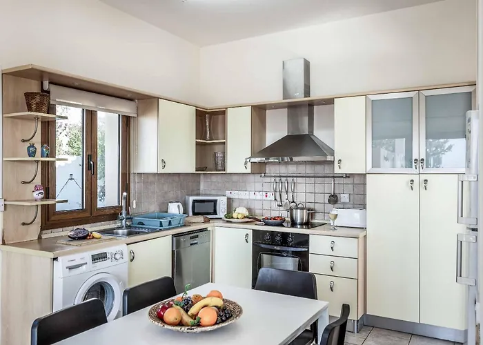 Apollon Dionysus Vila *