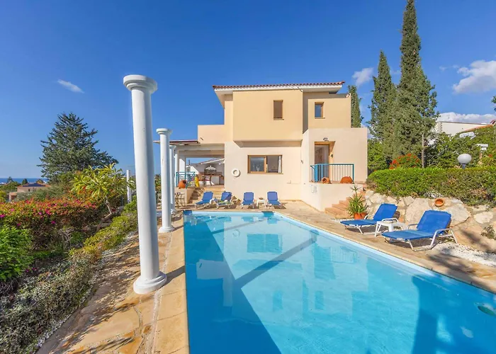 Apollon Dionysus Vila Pegeia